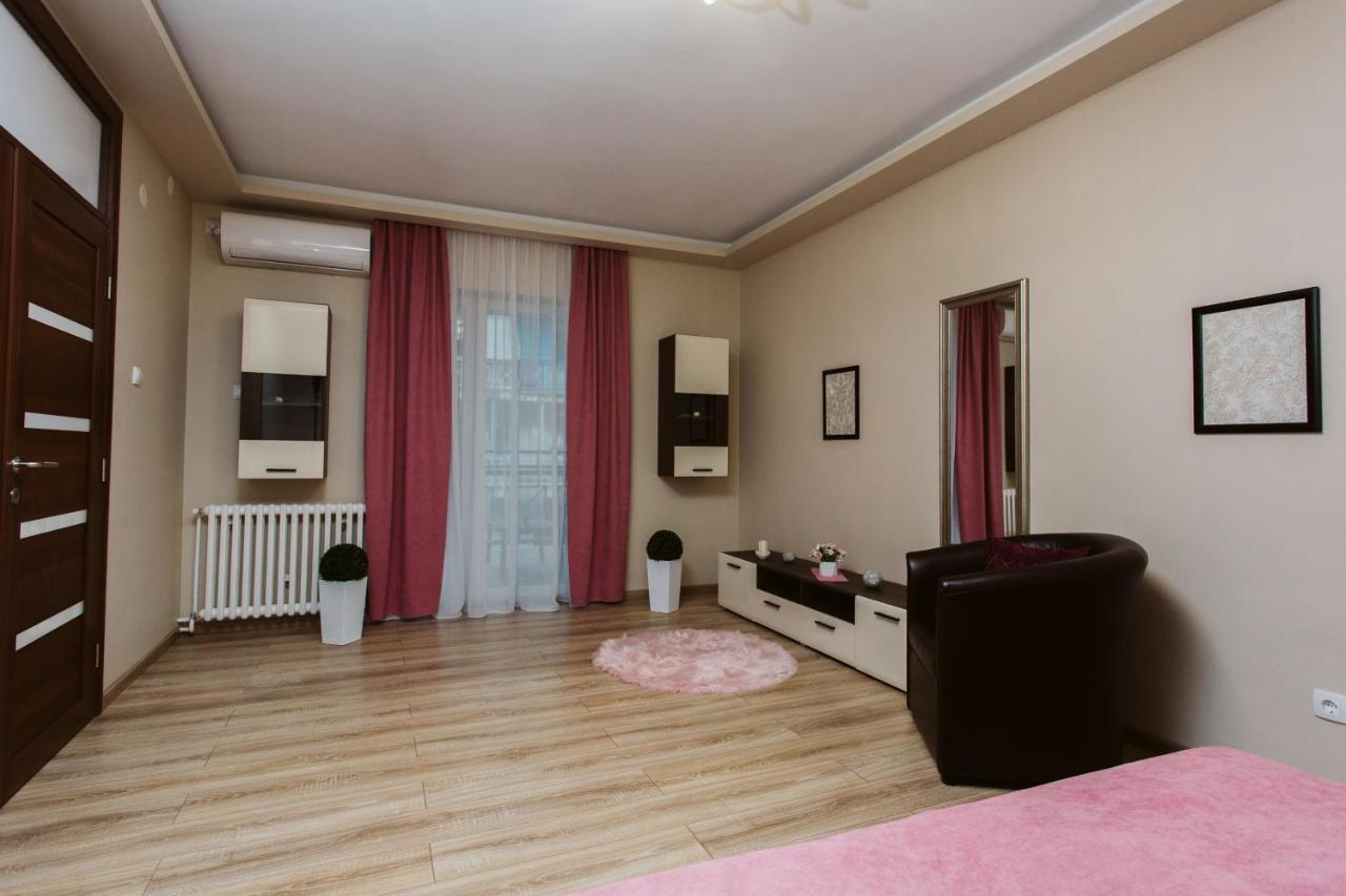 Vively Lux Apartment 수보티차 외부 사진